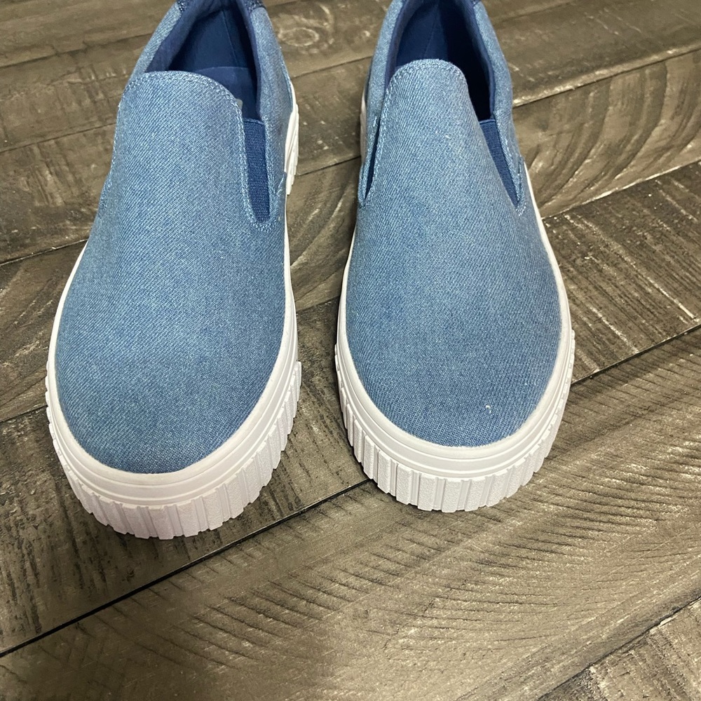 Women’s Nine West slip on shoes. Never worn. Size 9